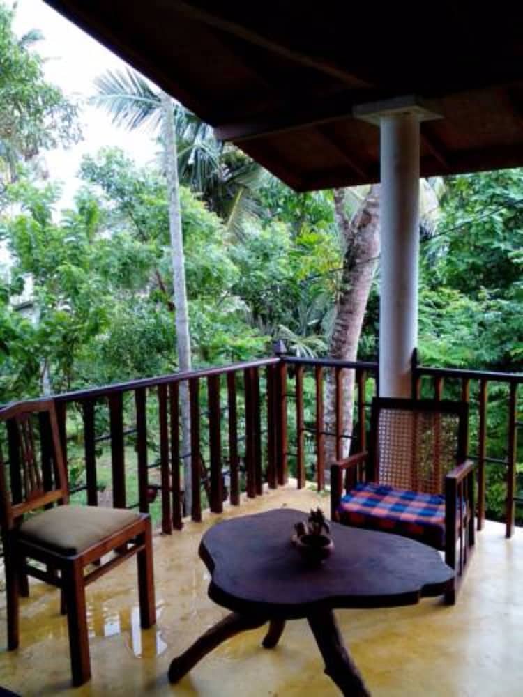 Фото Surf & Yoga Mirissa