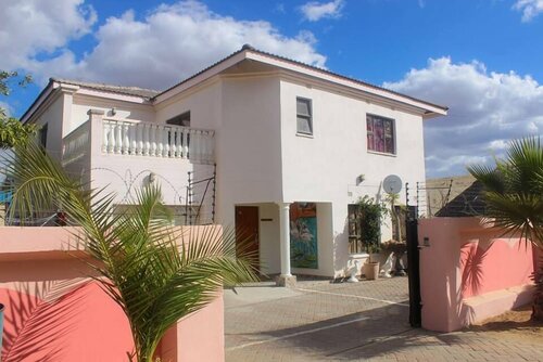 Гостиница Upper Room Guest House во Франсистауне