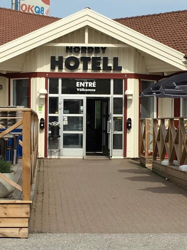 Внешний вид отеля Nordby Hotell в Стромстадской коммуне, фото 1