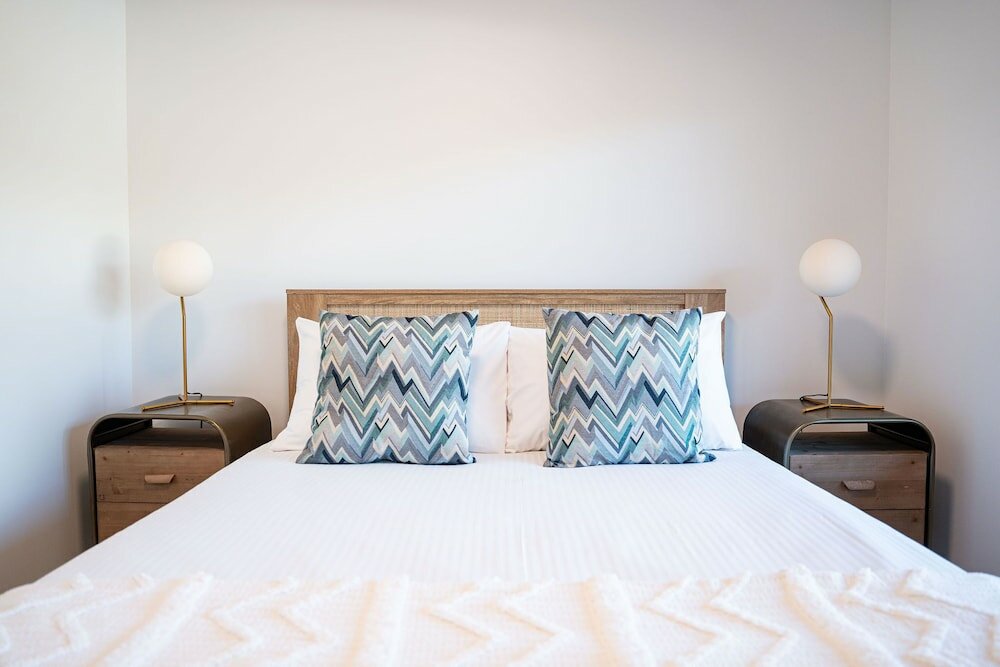 Фото Drop In Condo by Revelstoke Vacations