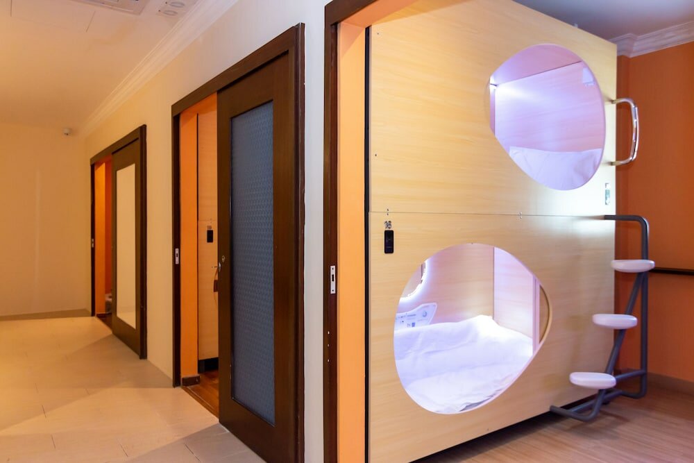 Фото Momostay Capsule Hotel