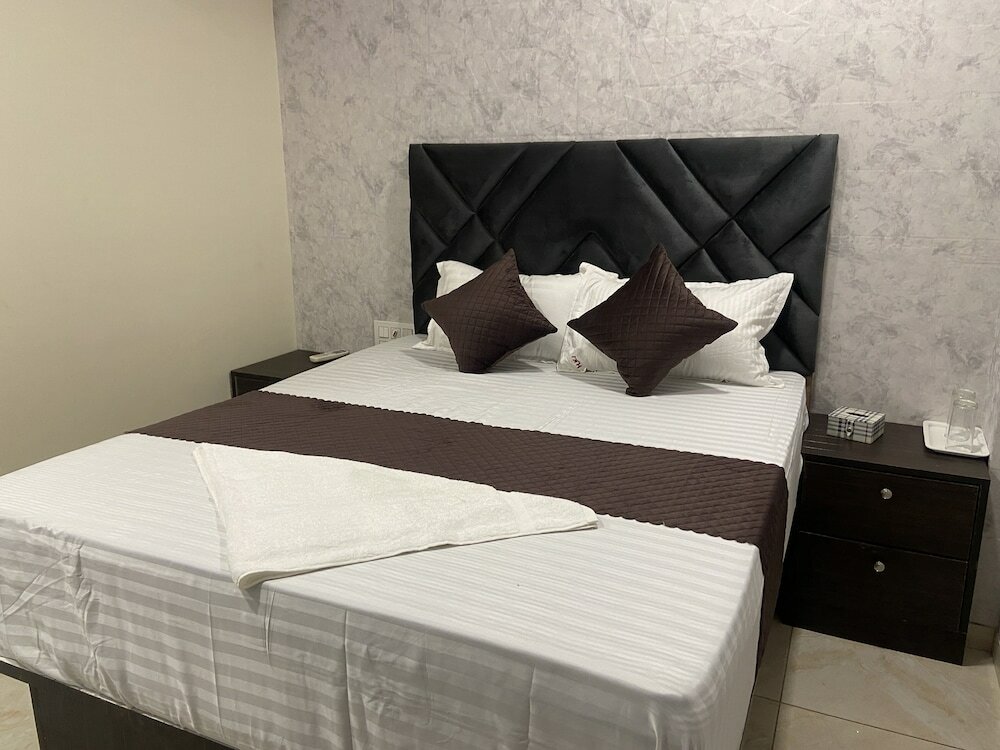 Фото Hotel Classio Inn - Kokilaben Hospital