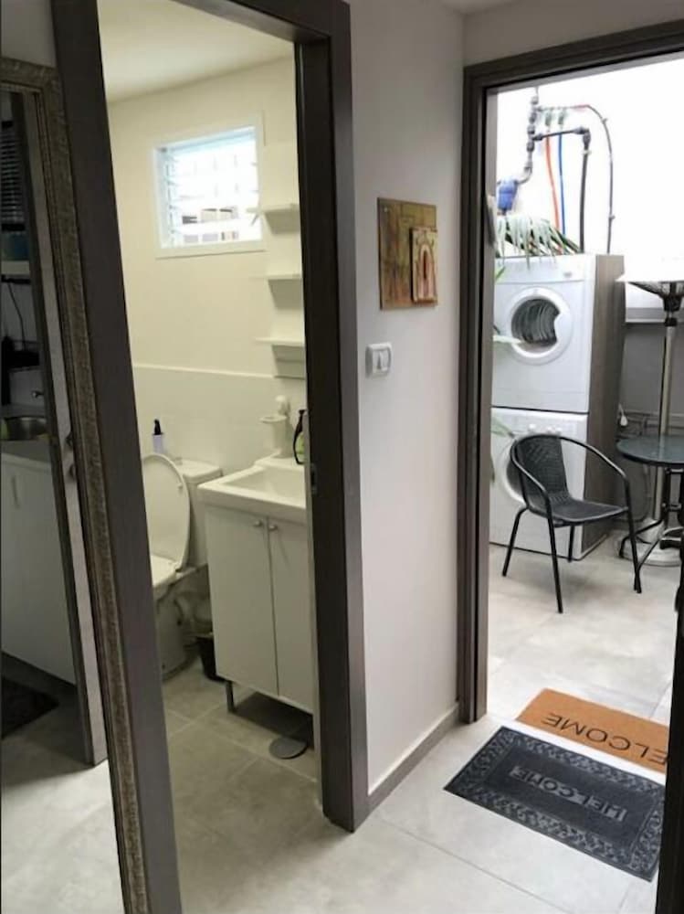 Фото Hakerem Studio Lofts by Sea N' Rent