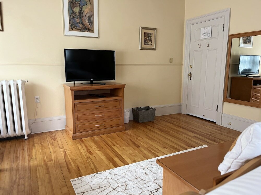 Фото Stirling House Bed & Breakfast