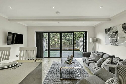 Апартаменты Chic and Contemporary Retreat in Brentford в Лондоне