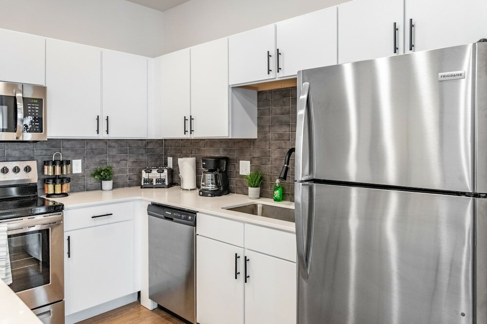 Фото 2br Brand New Suite With Gym & Pool