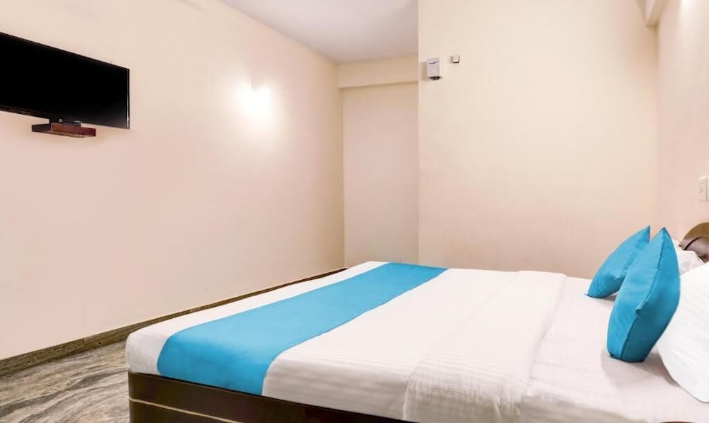 Фото Hotel Rvees Regency