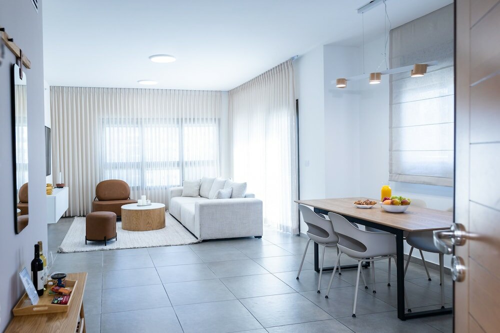 Фото SeaFront Luxurious 3 Br Apartment