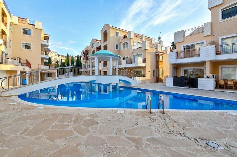 Гостиница Phaedrus Living: Modern Heights Luxury Flat в Пафосе