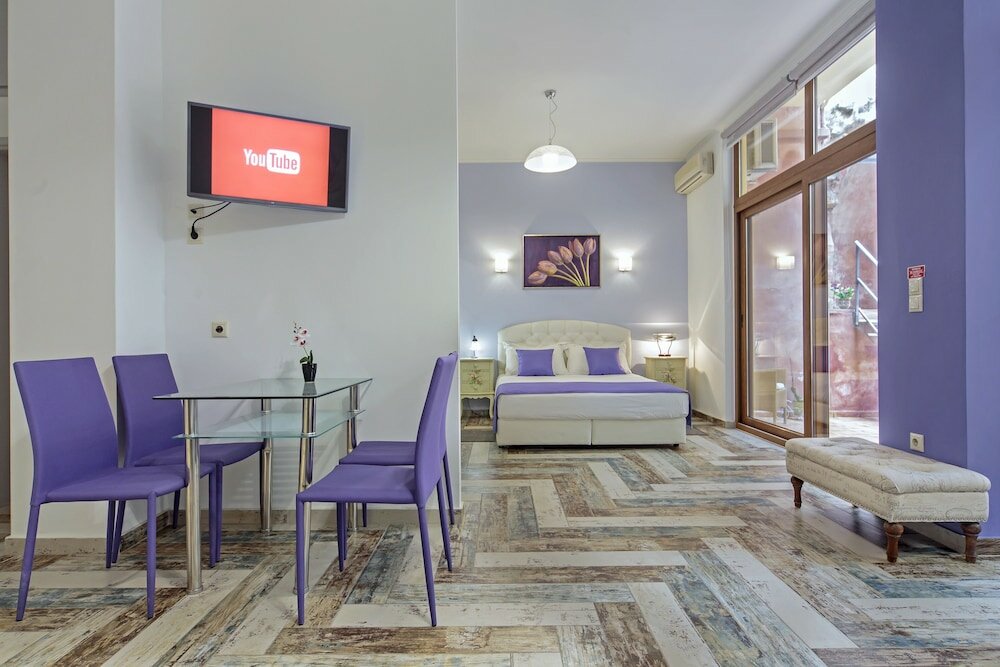 Фото Kasteli Suites