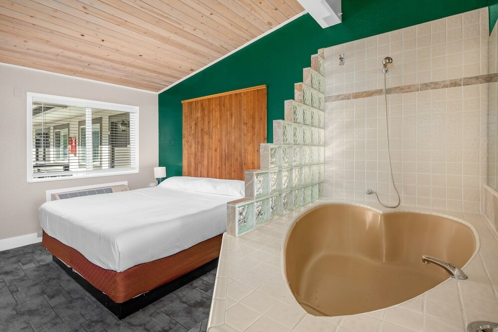 Фото The Inn at Boatworks