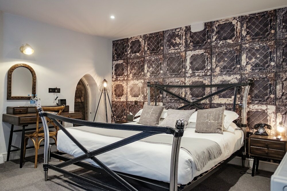 Фото The Bull Hotel