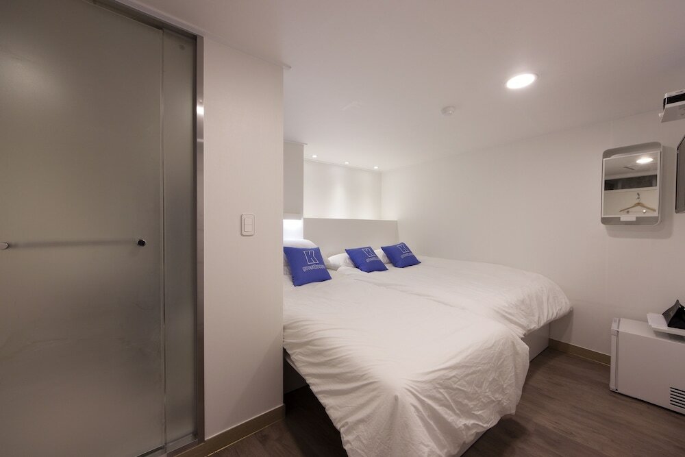 Фото K-Guesthouse Myeongdong 1