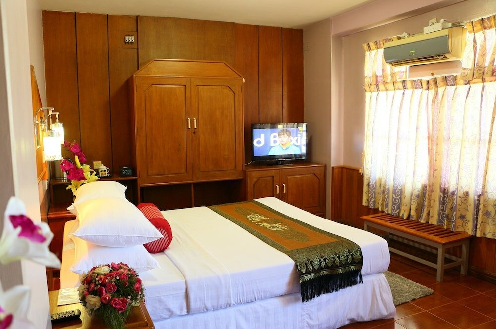 Фото Royal City Hotel