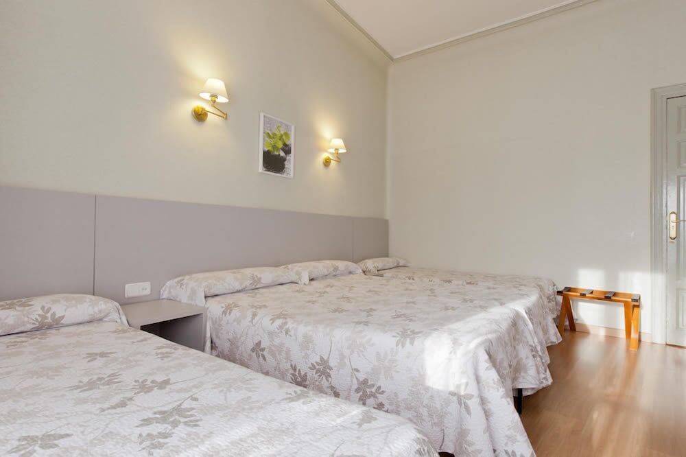 Фото Hostal Andorra