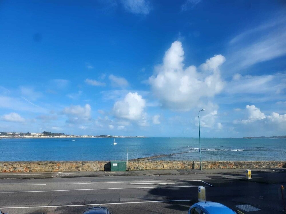 Фото St George's Guesthouse