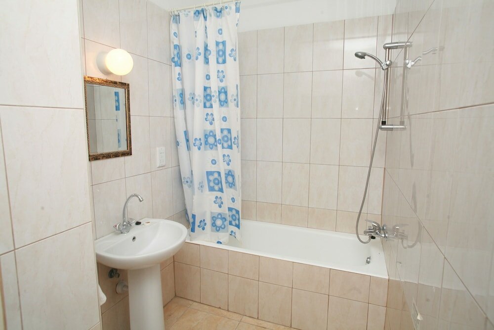 Фото New York Plaza Hotel Apartments