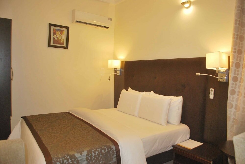Фото Lakeem Suites Ikoyi