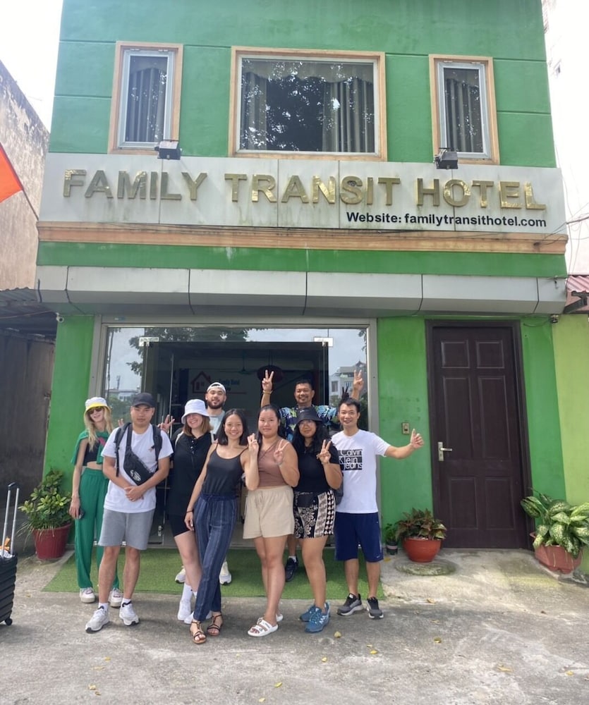 Фото Family Transit Hotel