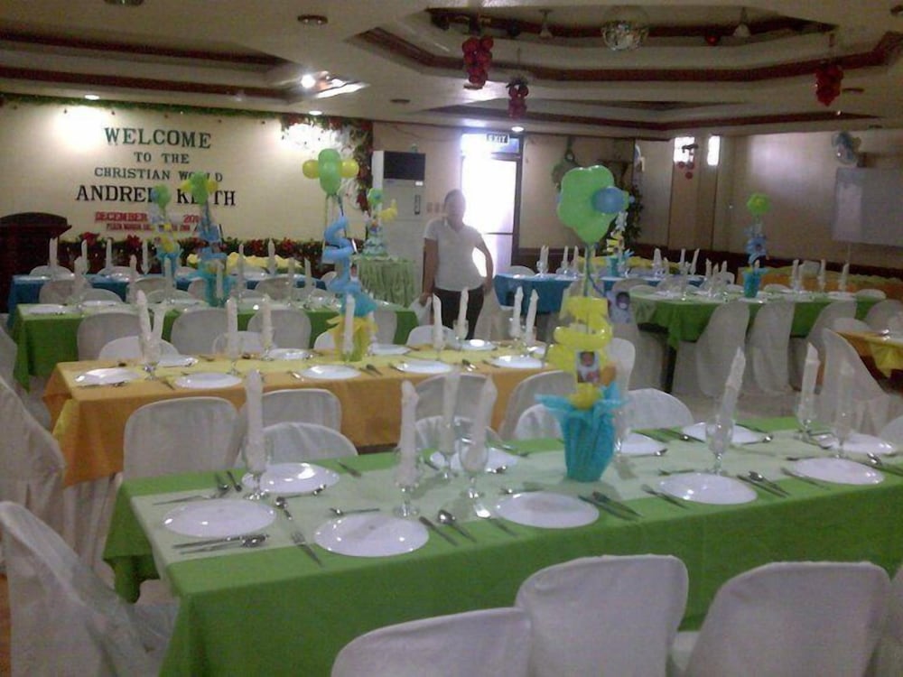 Фото Plaza Maria Luisa Suites Inn