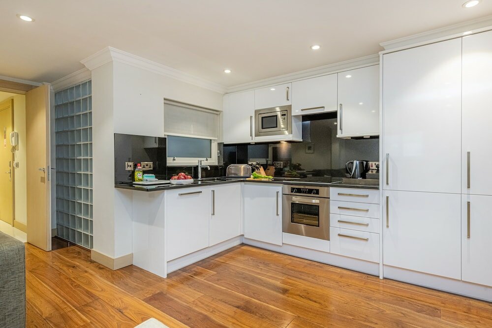 Фото Claverley Court