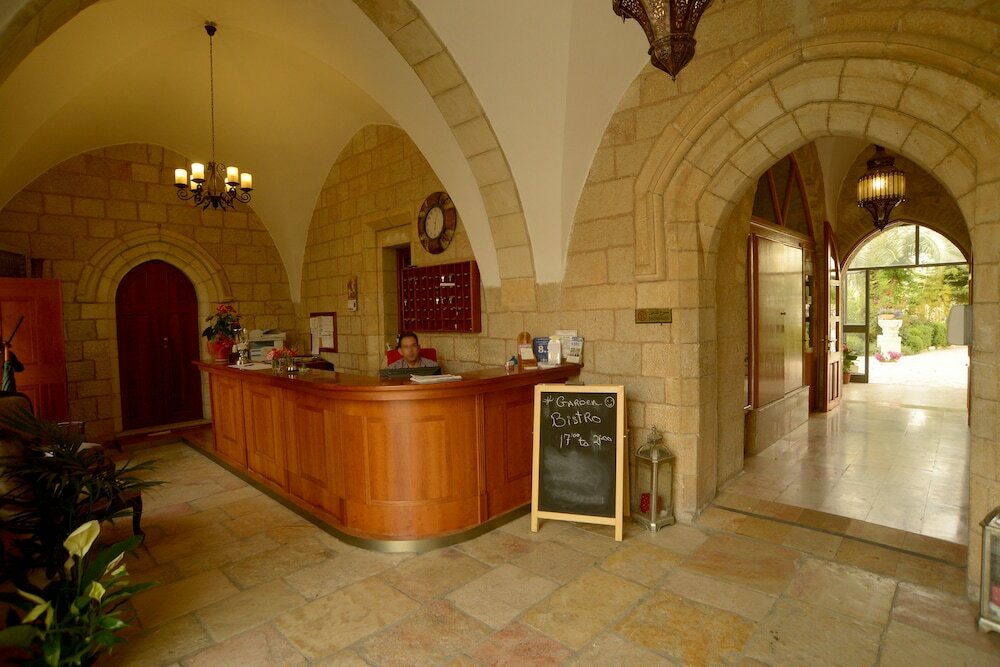 Фото St. Georges Cathedral Pilgrim Guesthouse