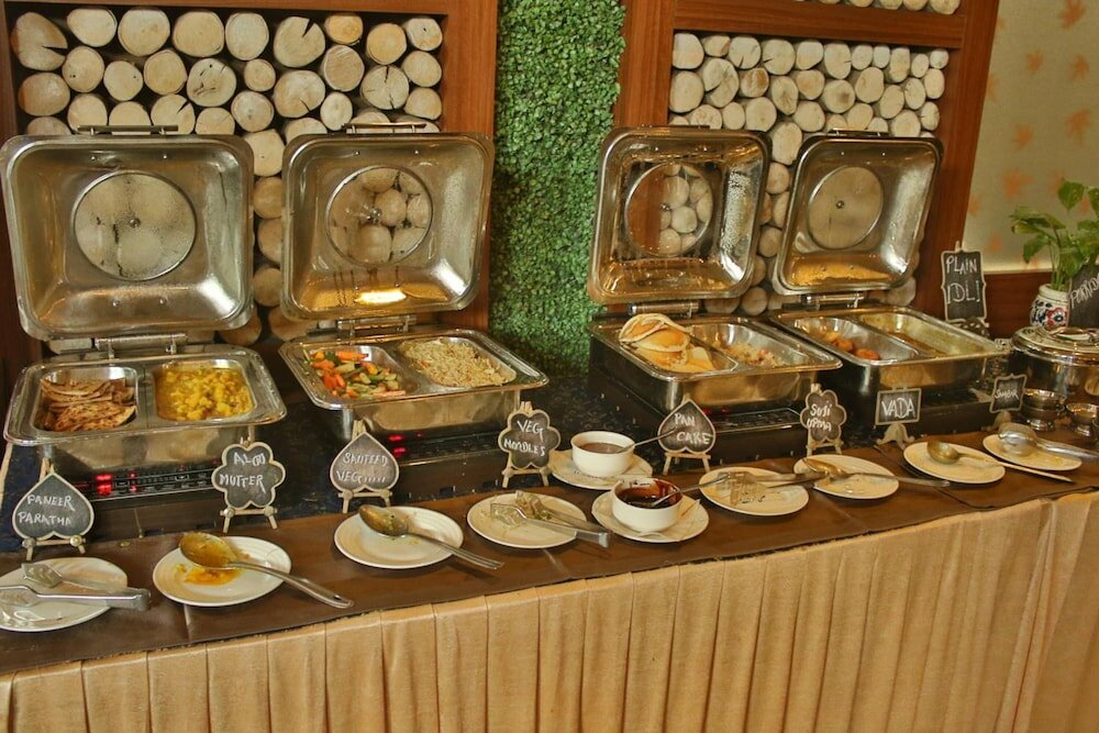 Фото Hotel Gateway Grandeur