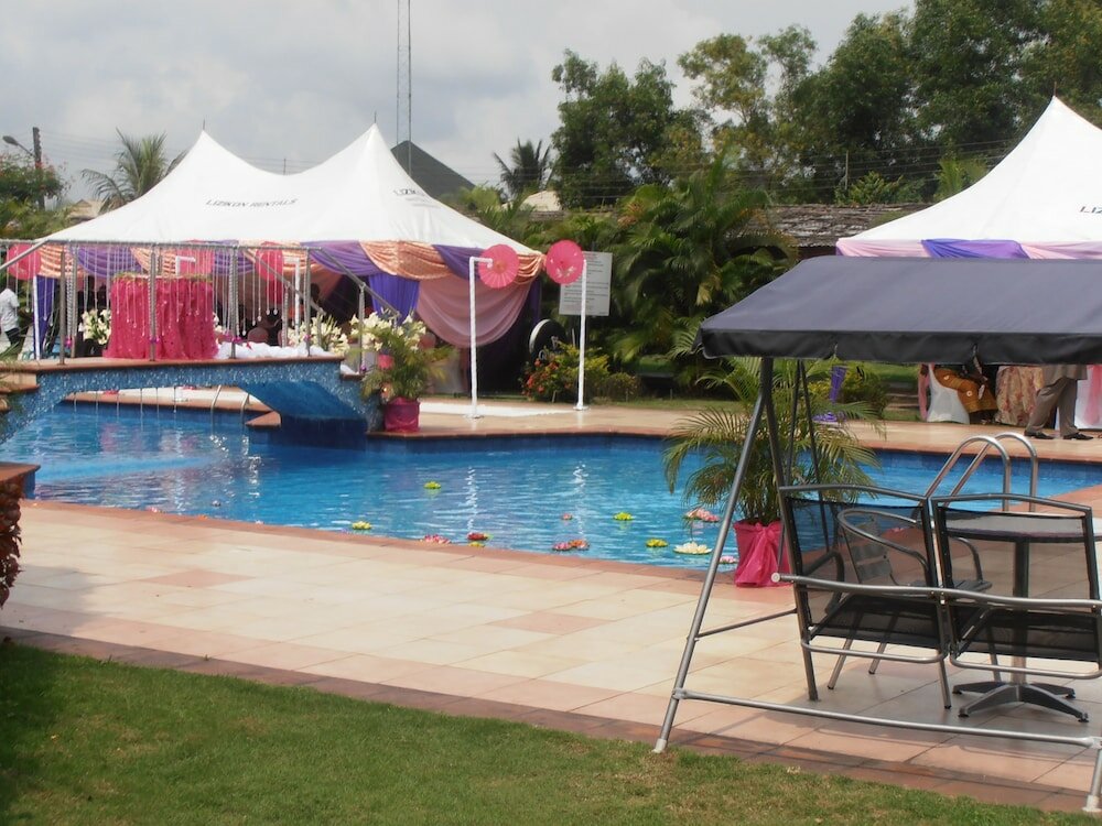 Фото Axari Hotel & Suites