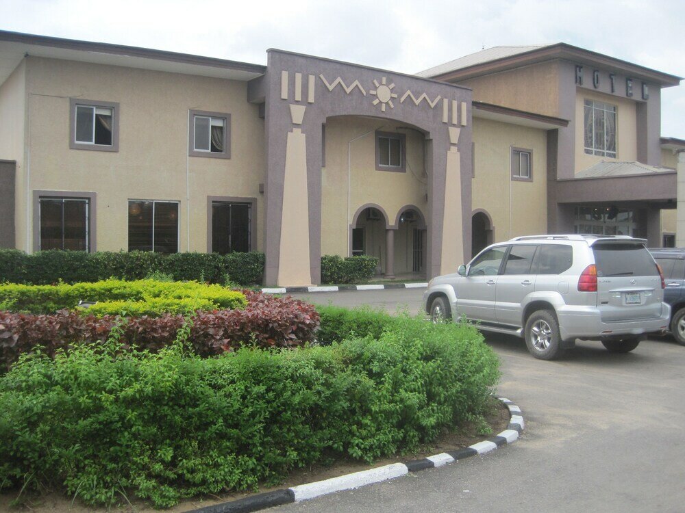 Фото Axari Hotel & Suites