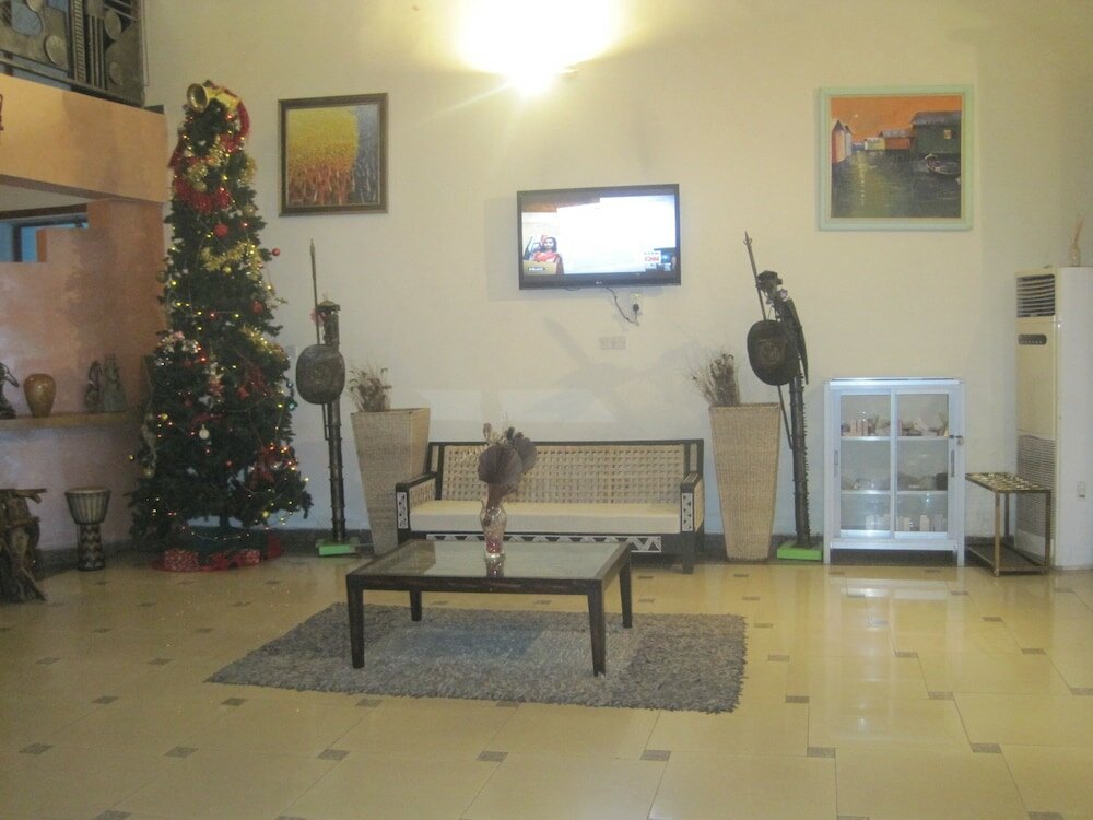 Фото Axari Hotel & Suites