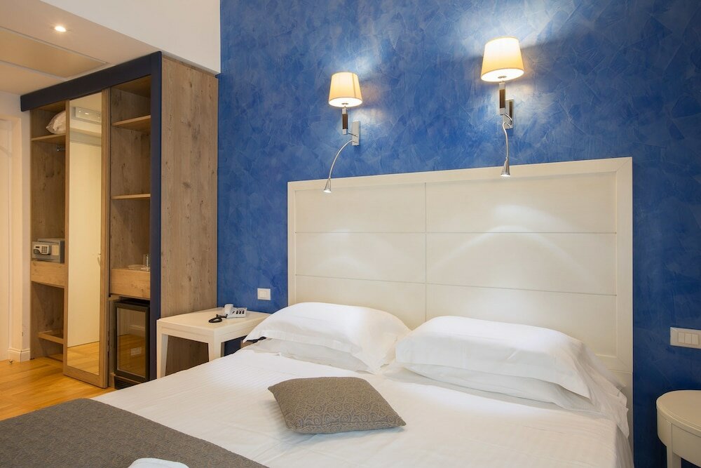 Фото Floris Hotel