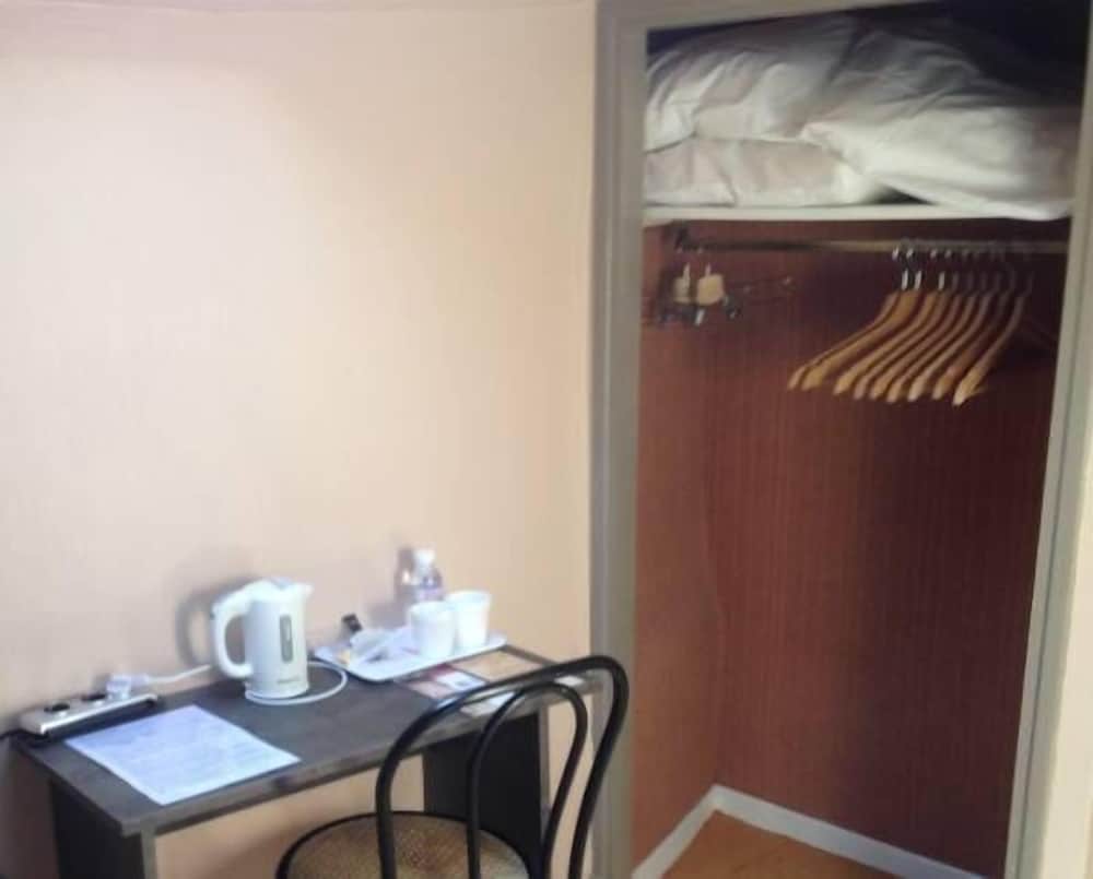 Фото Hôtel Le Rochegude