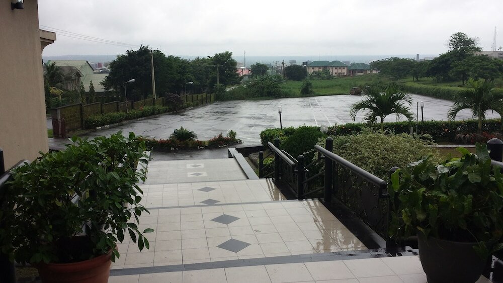 Фото Axari Hotel & Suites