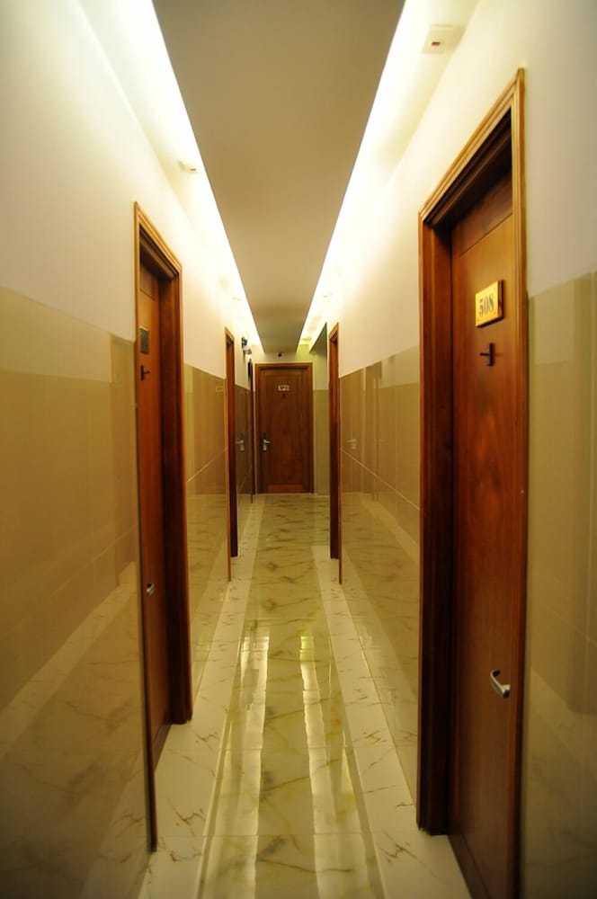 Фото Art Deluxe Hotel