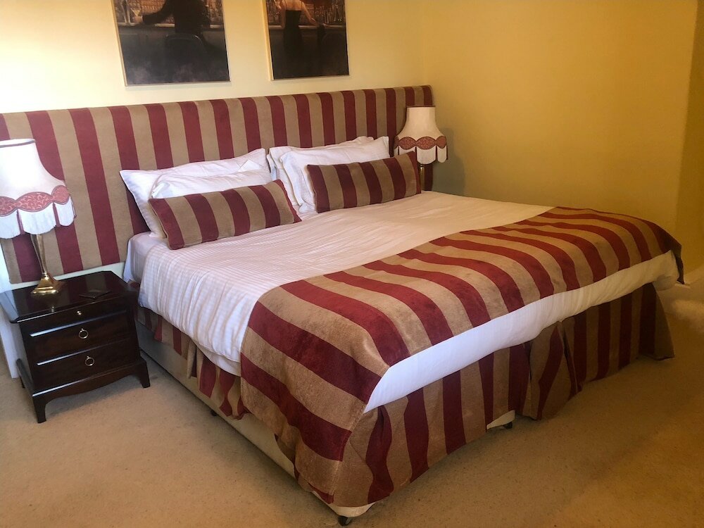 Фото Moresby Hall