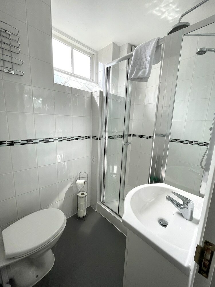 Фото The Crown And Cushion