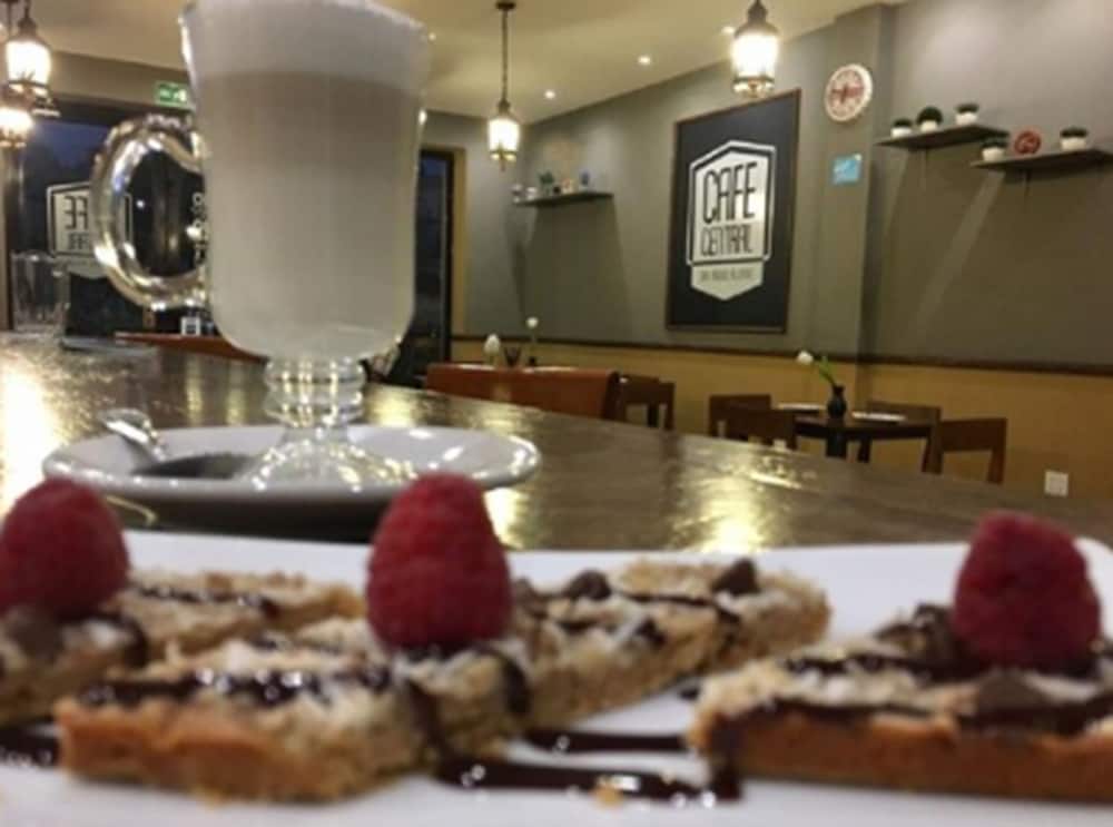 Фото Hotel La Estacion