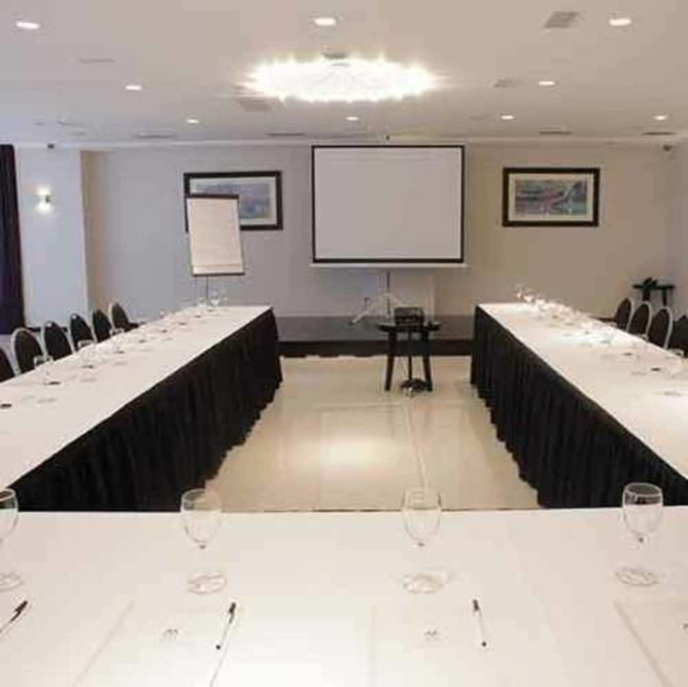 Фото Neuquen Tower Hotel