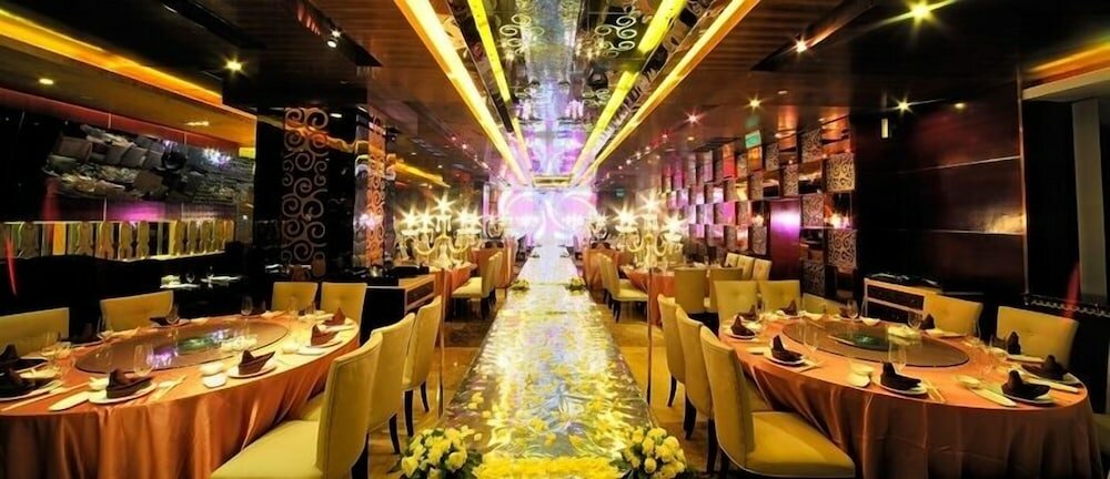 Фото Rainbird International Hotel