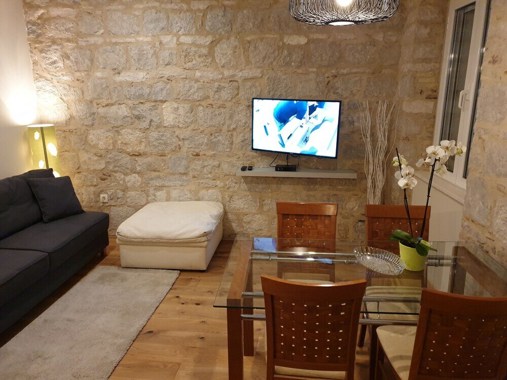 Фото Bouganvillea Split Apartments