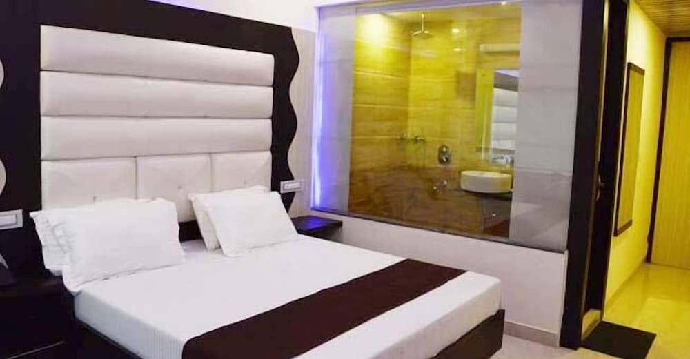 Фото Hotel City Plaza 3