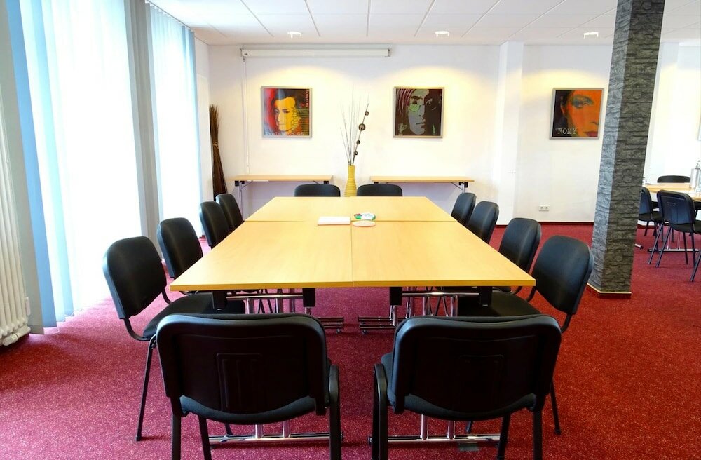 Фото Amedia Express Bielefeld, Trademark Collection by Wyndham