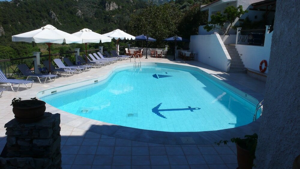 Фото Daphne Hotel