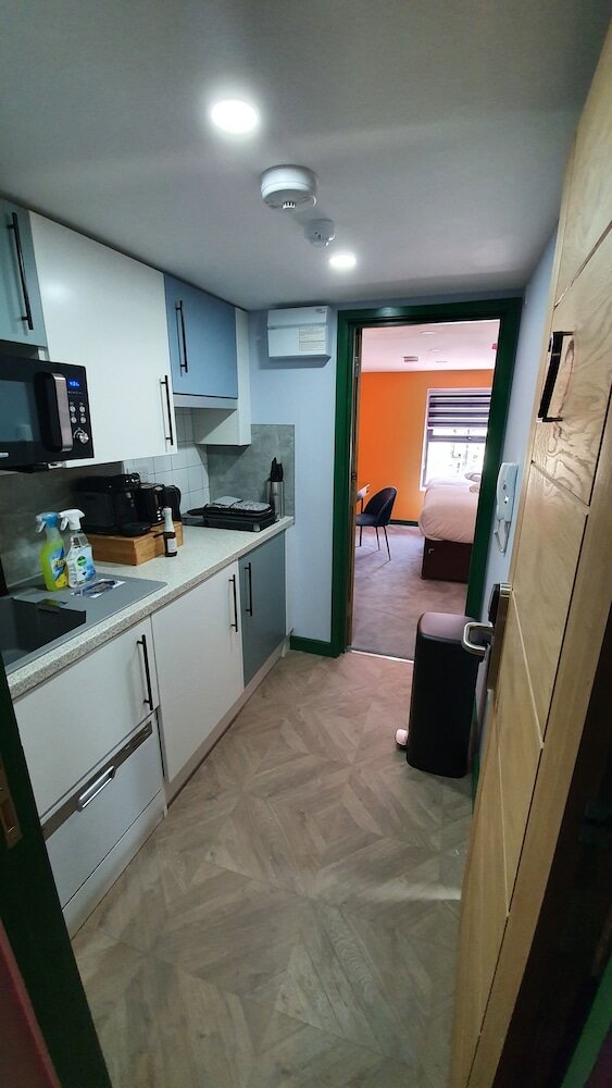 Фото Aaron Wise - 51 Fitzhamon