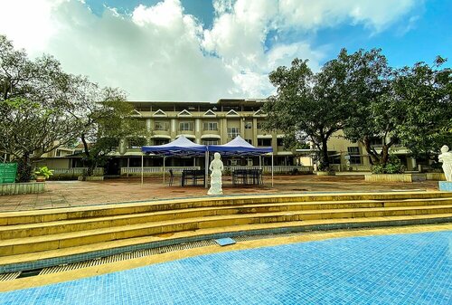 Гостиница Aron Resort Lonavala Near Old Mumbai Pune Highway в Лонавала