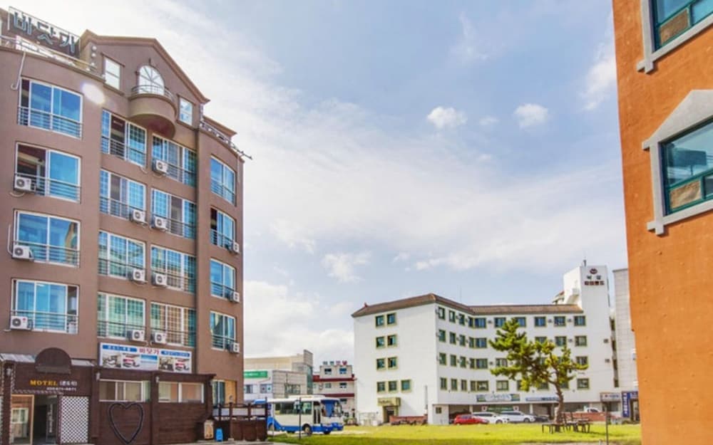 Фото Naksan Beach Condotel