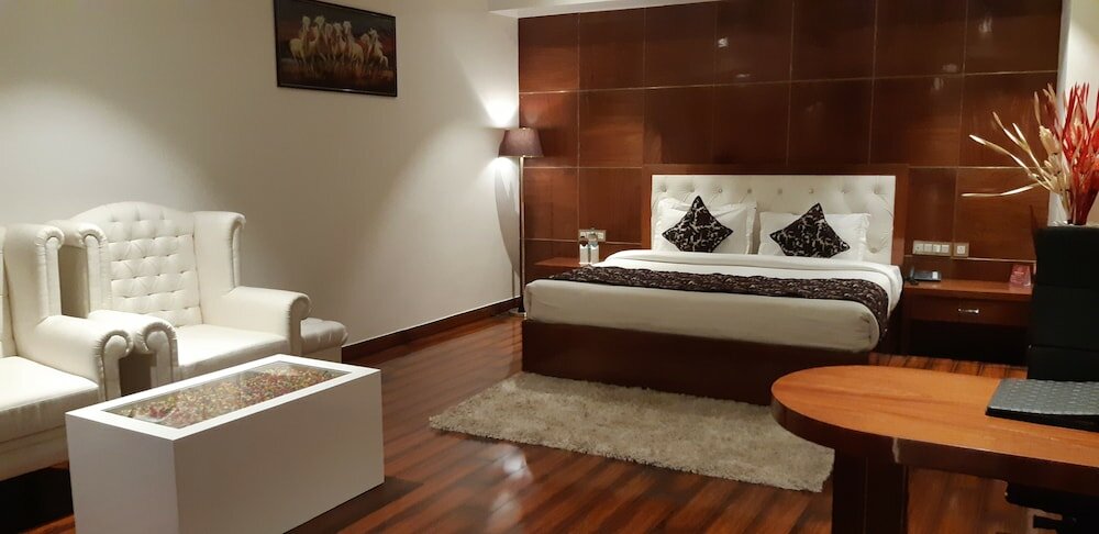 Фото Grand Geet Hotel