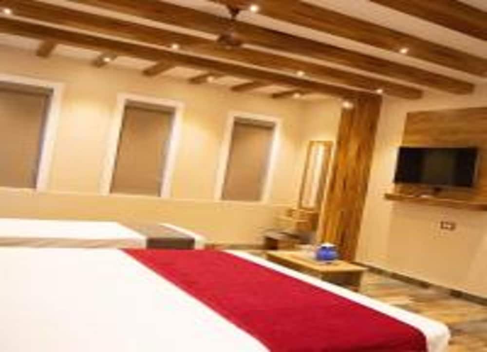 Фото Hotel Ganesh Palace