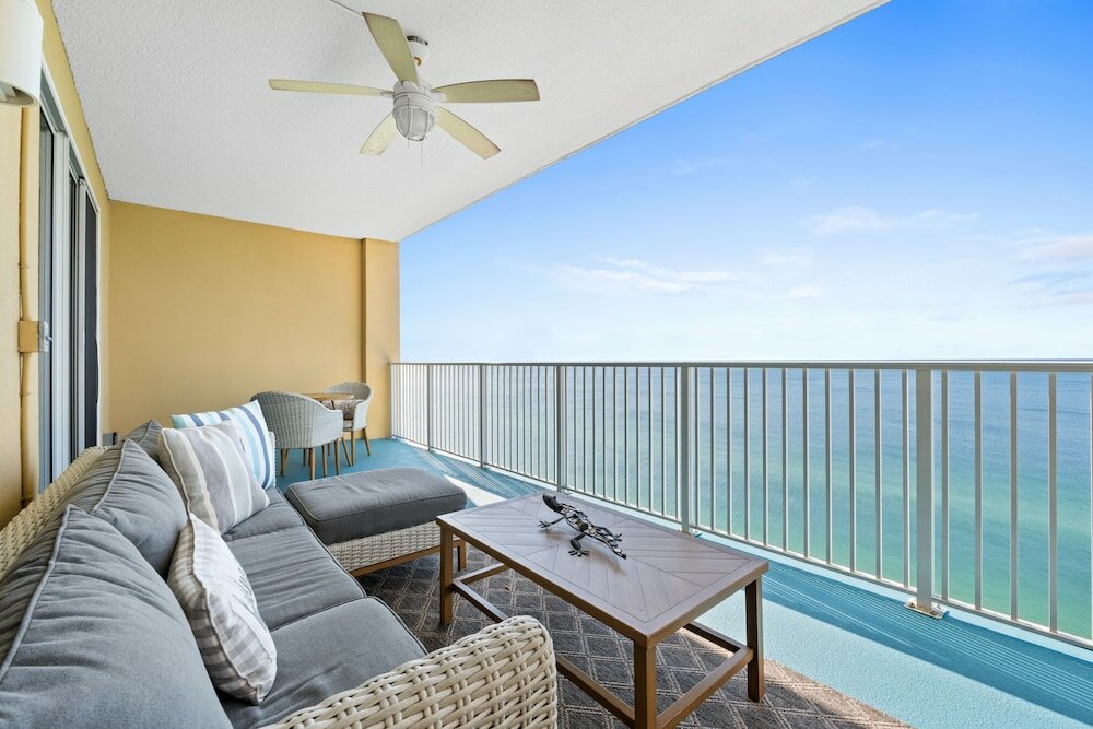 Фото Tropic Winds by Book That Condo