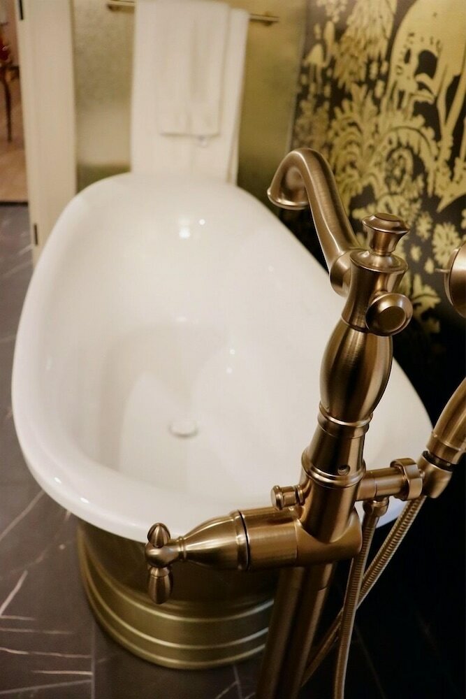 Фото The Edward Hotel